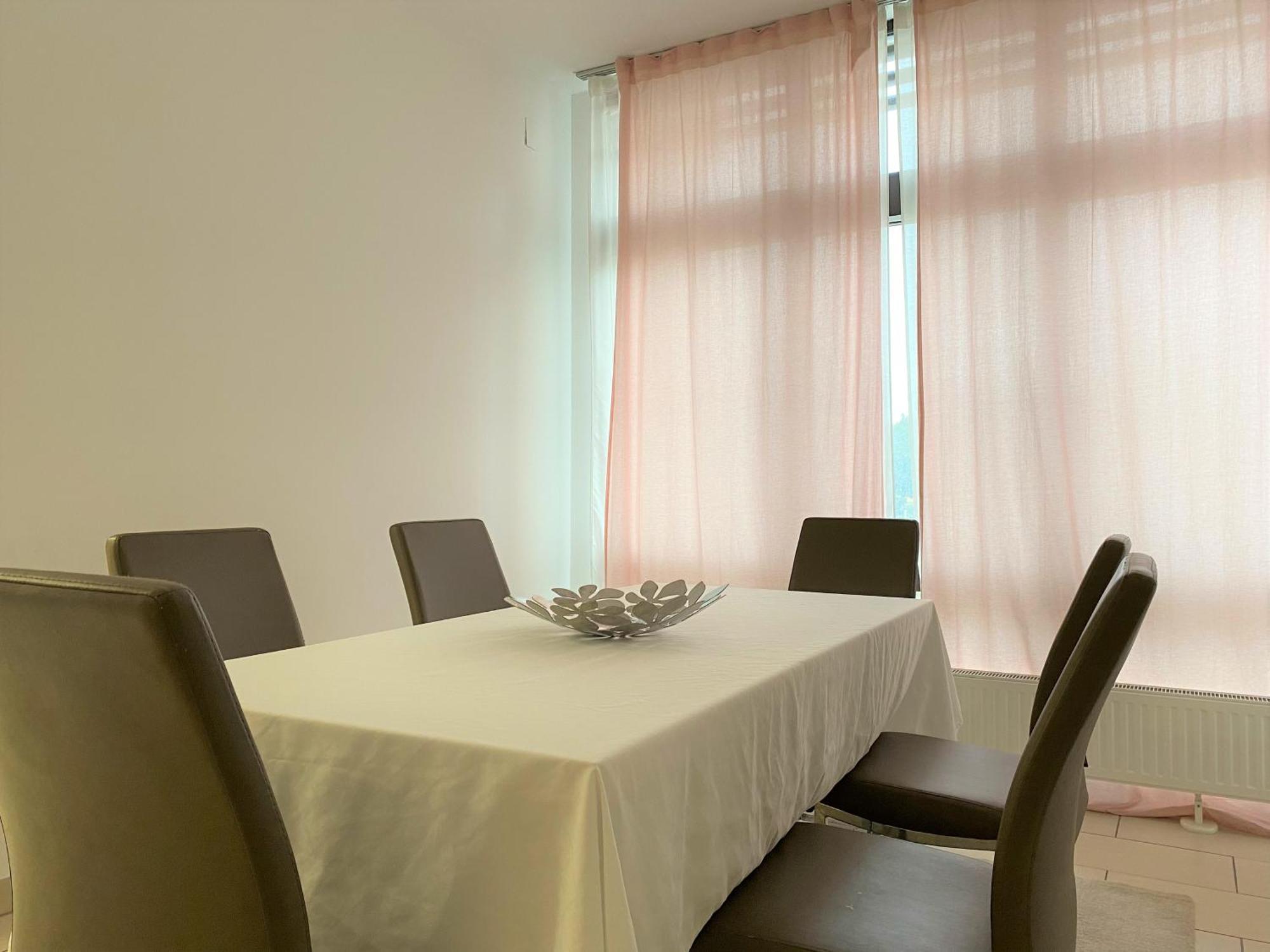 Stadtsuite Mit Sauna In Wiener Neustadt 135 M2 Zewnętrze zdjęcie